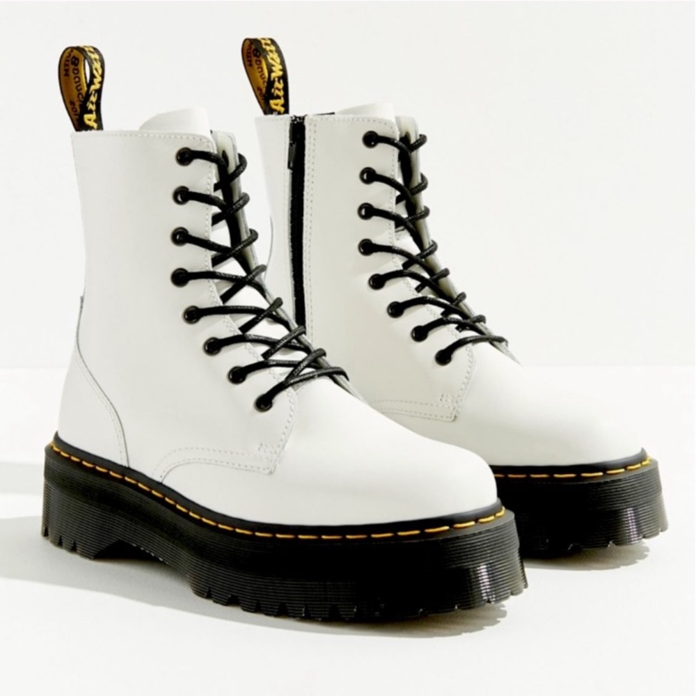 COPY - Dr Martens Jadon 8-eye platform white boot…